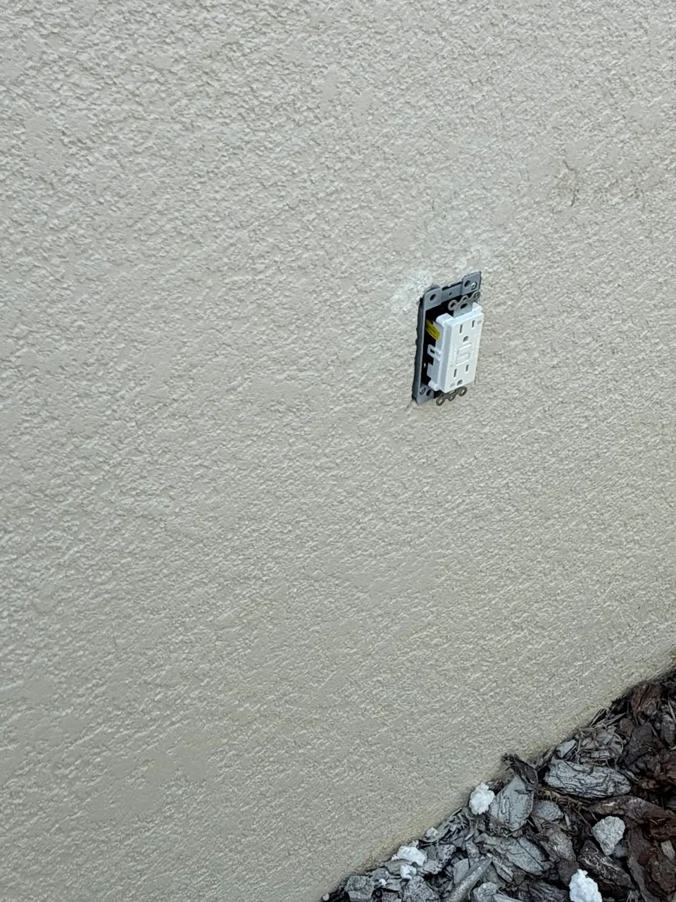 Outlet installation — after photo, In Phaze Electric job 20407-1